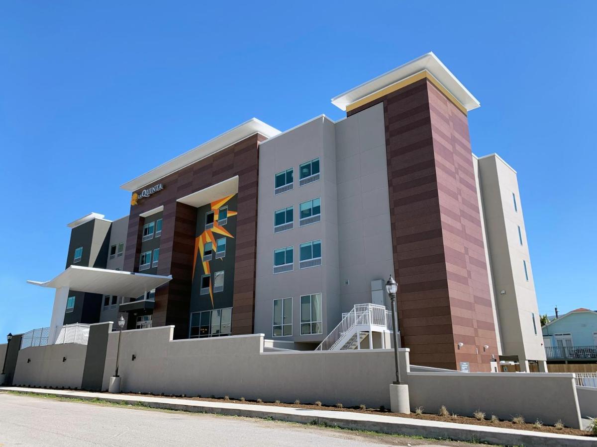 La Quinta Inn & Suites By Wyndham Galveston North At I-45 외부 사진