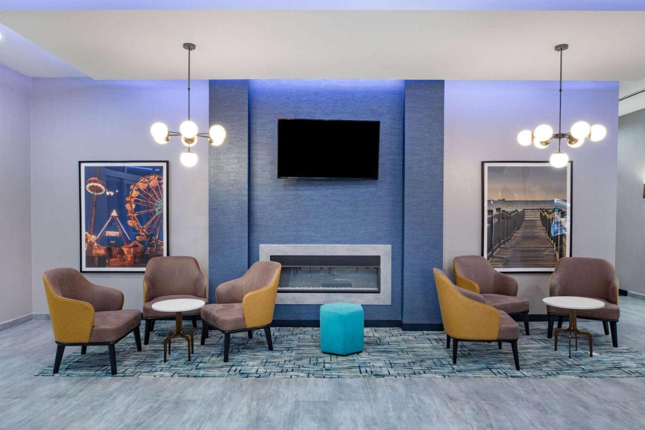 La Quinta Inn & Suites By Wyndham Galveston North At I-45 외부 사진