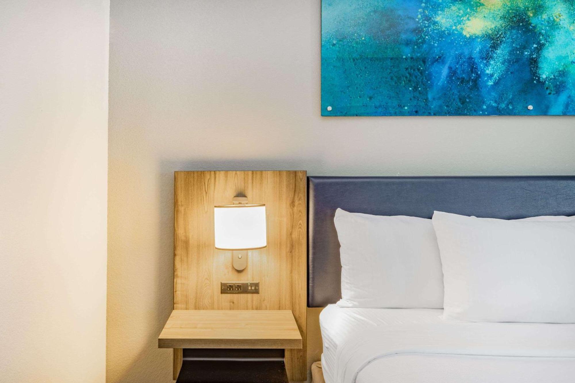 La Quinta Inn & Suites By Wyndham Galveston North At I-45 외부 사진